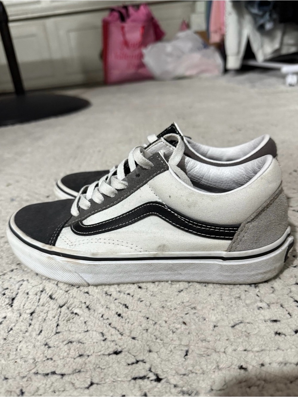 Vans - Picture 3 of 5